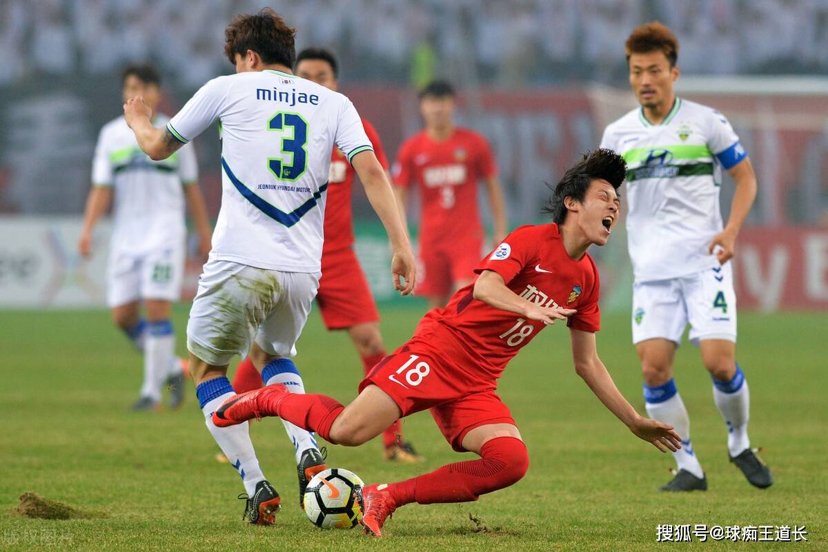 关于平分秋色！国内足球赛事各别展现的信息