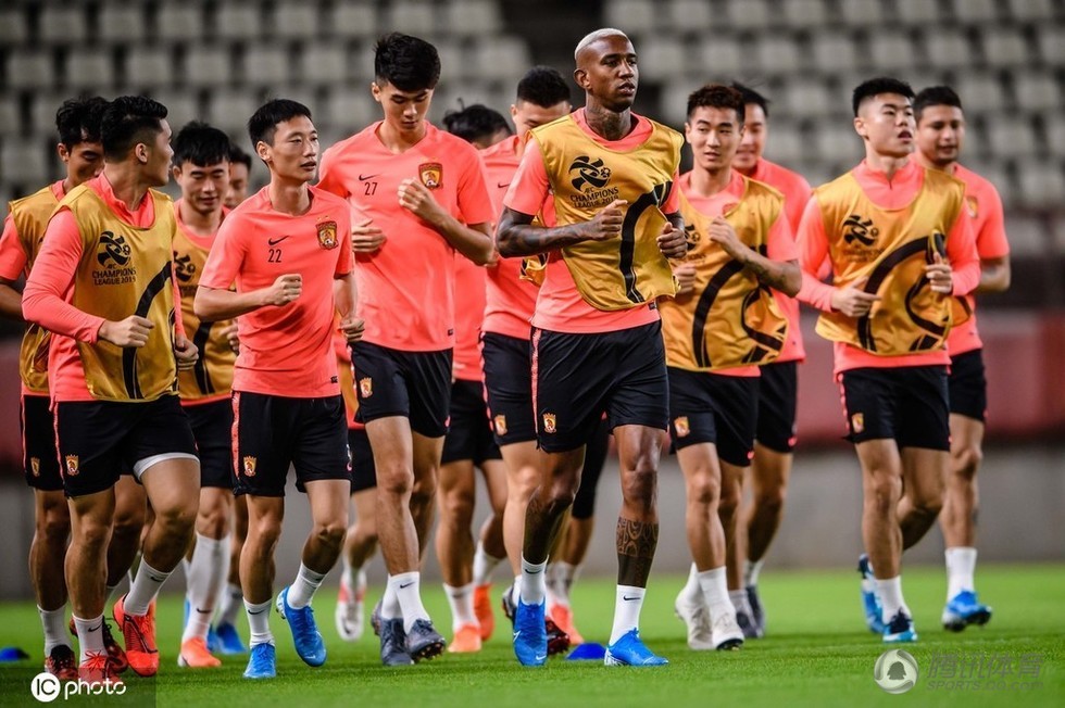 夺冠热门经历艰难逆转,彰显团队实力 夺冠热门经历艰难逆转,彰显团队实力