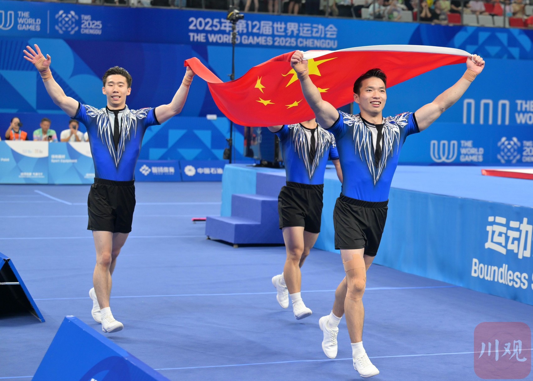 中国代表队奋力争夺金牌,取得令人瞩目的表现 中国代表队奋力争夺金牌,取得令人瞩目的表现